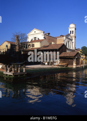 Squero di San Trovaso Boatyard Church und Canal Gondel-Werft in Venedig Dorsoduro Sestiere Venedig Veneto Italien Stockfoto