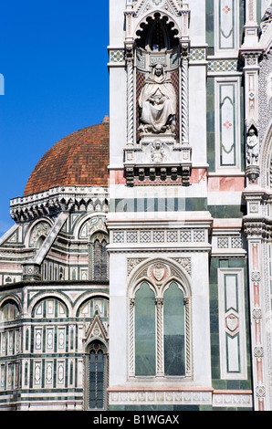 Italien Toskana Florenz neugotischen Marmor Westfassade der Kathedrale Santa Maria del Fiore Dom mit Kuppel von Brunellaschi Stockfoto