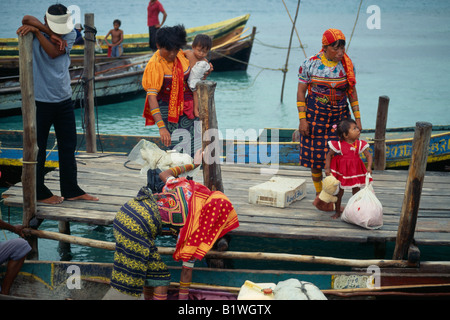 PANAMA San Blas Inseln Tikantiki Kuna-Indianer Stockfoto