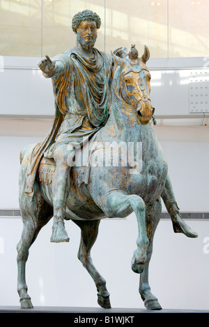Italien Lazio Rom römischen Pferdesport vergoldete Bronzestatue des Marcus Aurelius im Kapitolinischen Museum im Palazzo dei Conservatore Stockfoto