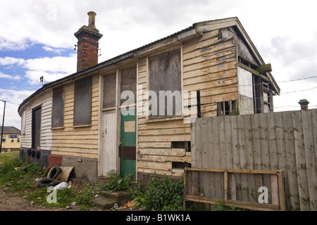 alten verfallenen Holzhaus Stockfoto