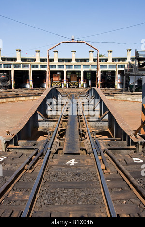 Rotierende Drehscheibe bei einem fächerförmigen Wartung Bahnbetriebswerk in Changhua, Taiwan r.o.c. Stockfoto