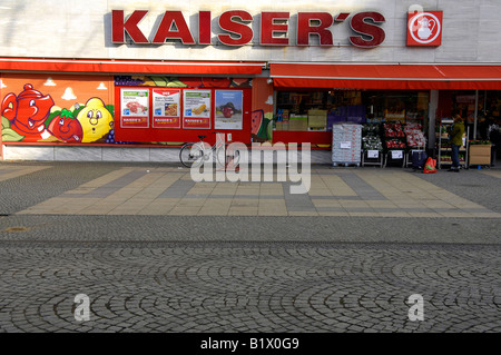 Kaisers Supermarkt Berlin Deutschland Deutschland speichern Shop Konsum Stockfoto