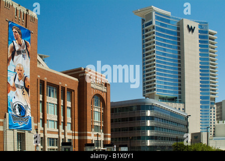 Externe Banner von Dirk Nowitzki an American Airline Center in Dallas Texas USA Stockfoto