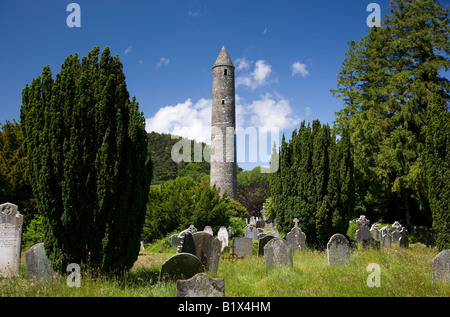 Glendalough, runden Turm monastischen Siedlung Irland Stockfoto