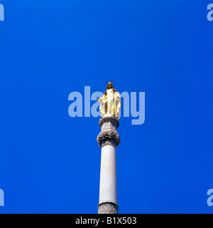 Goldene Statue der Jungfrau heiraten Zagreb Kroatien Stockfoto