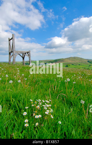 Die riesen Stuhl mit Blick auf widecombe Tal bei natsworthy auf Dartmoor Nationalpark Kunst im öffentlichen Raum Stockfoto