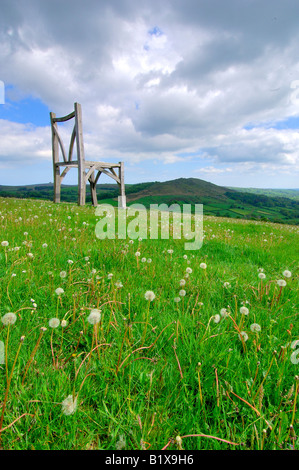 Die riesen Stuhl mit Blick auf widecombe Tal bei natsworthy auf Dartmoor Nationalpark Kunst im öffentlichen Raum Stockfoto