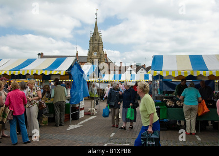 Stratford-upon-Avon Bauernmarkt statt im Rother Straße, Warwickshire, England, UK Stockfoto