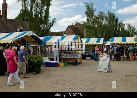 Stratford-upon-Avon Bauernmarkt statt im Rother Straße, Warwickshire, England, UK Stockfoto