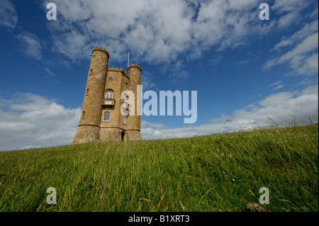 Broadway Tower in Warwickshire - "die höchste Schlösschen in den Cotswolds". Bild von Jim Holden. Stockfoto