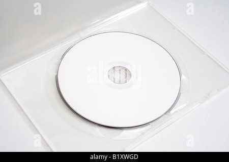 leere CD-ROM oder DVD-bereit zum Brennen von Musik mp3 Filme oder backup-Daten Stockfoto