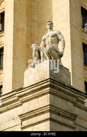 Detail der Stalin-Ära Gebäude am Kudrinskaya-Platz (1954), Moskau, Russland Stockfoto