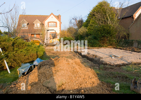 Teil der Serie zeigt Gebäude Doppel Garage in Wohn Vorgarten Stockfoto