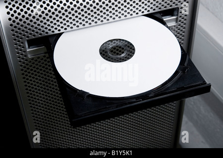 leere CD-ROM oder DVD-bereit zum Brennen von Musik mp3 Filme oder backup-Daten Stockfoto