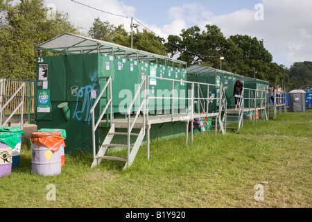 Glastonbury lange Drop Stil Toiletten. Glastonbury Festival 2008 Stockfoto