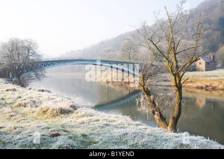 Winterliche Szene senken Wye Valley an der Bigsweir Bridge, mit Frost. Stockfoto