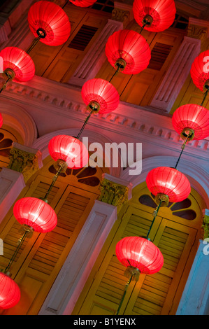 Chinesische Lampions hängen in der Innenstadt von Singapur Stockfoto