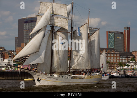 Drei Mast Topsail Schooner Mare Frisium im Hamburger Hafen Stockfoto