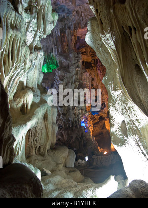 Thien Cung Grotte, Halong Bucht, Vietnam Stockfoto