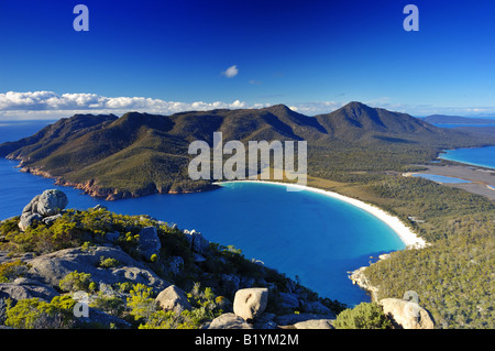 Wineglass Bay auf die Freycinet Halbinsel in Tasmanien. Als eines der zehn großen Strände der Welt eingestuft. Stockfoto