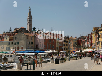 Wasser in den Hafen In der attraktiven Stadt Rovinj, Kroatien, Balkan Stockfoto