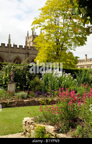 Statue in der Secret Garden in Sudeley Castle Winchcombe Gloucestershire UK Stockfoto