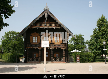 altes Holzhaus in russische Kolonie Alexandrowka Mai 2008 Stockfoto