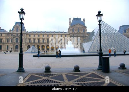 Museum Louvre Paris Frankreich - nur zur redaktionellen Verwendung Stockfoto