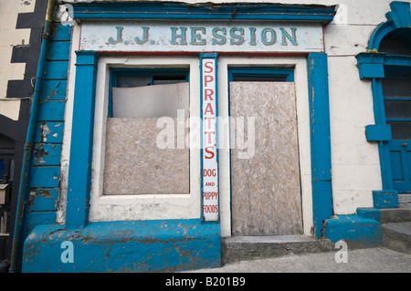 Verfallenes Pet Shop, Ballinrobe, County Mayo Stockfoto