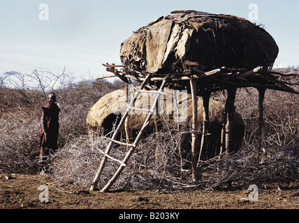 Samburu Hütte gebaut auf Pfählen zu vermeiden Moskitos und verringern die Gefahr von Malaria Samburu National Reserve Kenia in Ostafrika Stockfoto