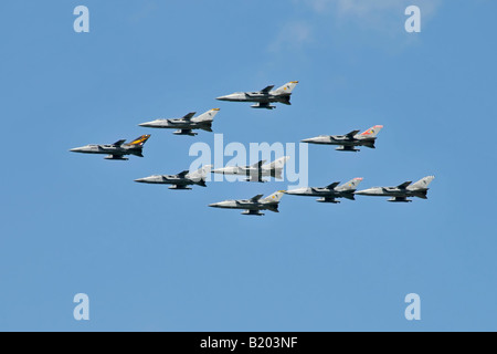 Diamant-neun Bildung von 9 RAF Panavia Tornado F3 Luft Verteidigung Kampfflugzeuge Stockfoto