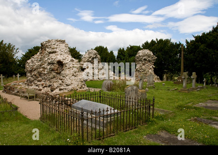 Burg bleibt bei Ruyton-XI-Städte auf dem Kirchhof von St. Johannes der Täufer, Shropshire Stockfoto