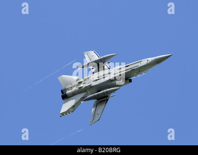 RAF F3 Tornado von 43 Geschwader auf volle invertierenden umdrehen RAF Kinloss Forres Moray Stockfoto