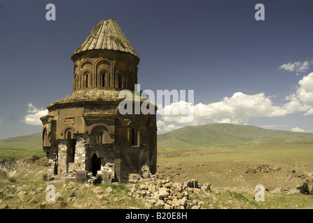 Überreste von St. Gregory Church des Abughamrents im Ani, zerstörten Hauptstadt des armenischen Königreichs Stockfoto