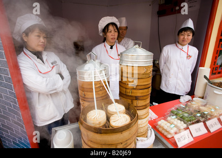 Suppe Knödel Stall in der Yu Garten Basar Markt in Shanghai Stockfoto