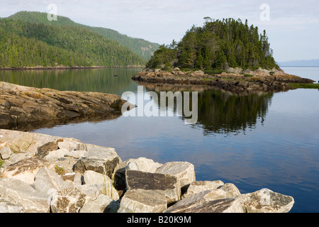 Der Saguenay River von der Pier in Dorf Petit-Saguenay gesehen. Quebec, Kanada. Saguenay Fjord. Stockfoto