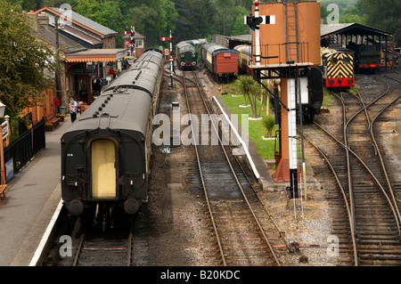 Dampfzug kommen nur in Buckfastleigh station Stockfoto