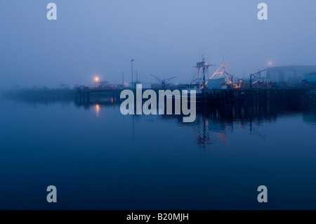 Nebligen Morgengrauen an den Docks in Crescent City Calfornia Stockfoto