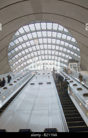 "Credit Crunch" Boom Büste Canary Wharf Bahnhof Rolltreppen Windows arbeiten Reisen Stockfoto