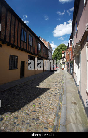 Die gepflasterten Straßen & Altbauten von Elm Hill Norwich UK Stockfoto