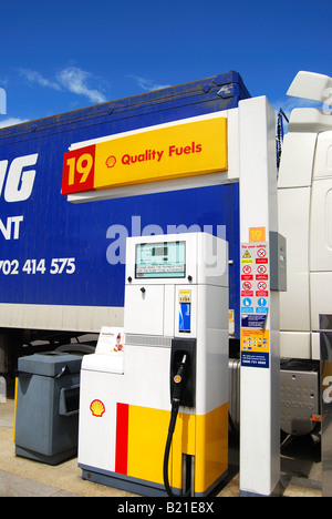 Shell Dieselpumpe für LKW, Shell Tankstelle, Nr.Hatfield, Hertfordshire, England, Vereinigtes Königreich Stockfoto