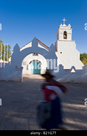 Südamerika Chile Norte Grande Atacama Wüste San Pedro de Atacama Iglesia San Pedro kolonialen Adobe ummauerte Kirche Stockfoto