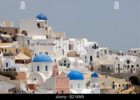 Luftaufnahme über Oia, Stadt auf der Insel Santorini, Griechenland Stockfoto