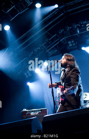 Romeo Stodart, Frontmann für The Magic Numbers, führt bei einem Festival. Stockfoto