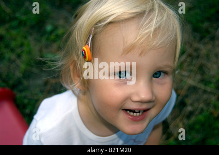 3-jähriges Mädchen lächelnd Stockfoto