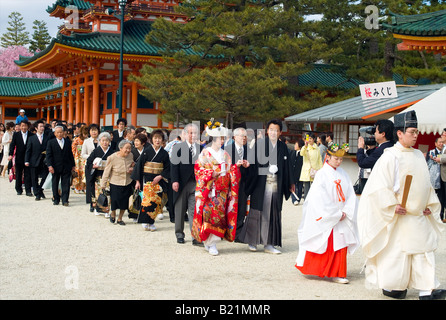 Traditionelle japanische Hochzeit am Heian-Schrein in Kyoto Japan Stockfoto