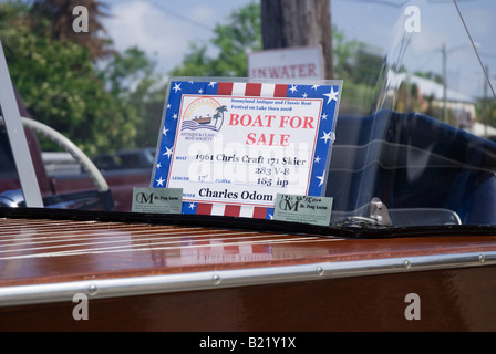 1961 Chris Craft 171 17 Fuß Skifahrer am jährlichen Apalachicola historischen antiken und klassischen Boot zeigen Apalachicola, Florida Stockfoto