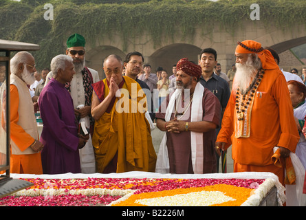 Gebet für Frieden in der Welt gesponsert von der 14. Dalai Lama von Tibet an das RAJ GHAT im April 2008 neu-DELHI Indien Stockfoto