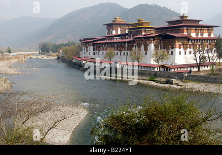 Punakha Dzong am Zusammenfluss von Mo Chhu (Mutter River) und Pho Chhu (Vater River) Stockfoto